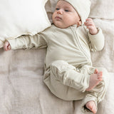 Green Olive pijama con cremallera