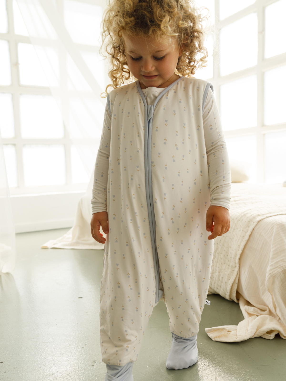 Tulip print bamboo baby sleeping bag with feet (TOG 2.5) – Lilulila