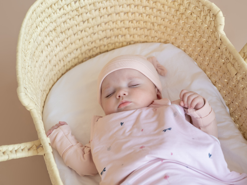 How to dress your baby for sleep by room temperature